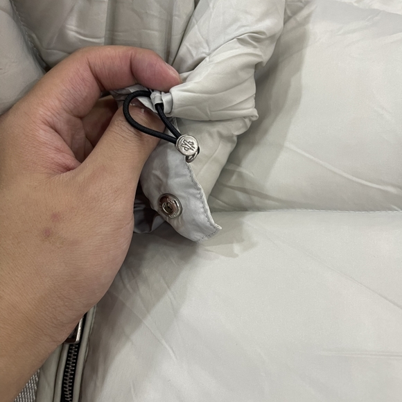 Moncler down jacket - Picture 4 of 11